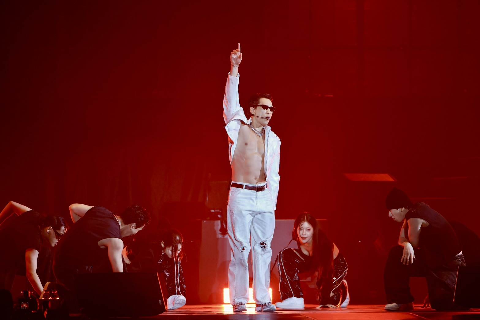 Rain把演唱會變成「極限體能才藝大賞」。（圖／東森娛樂）