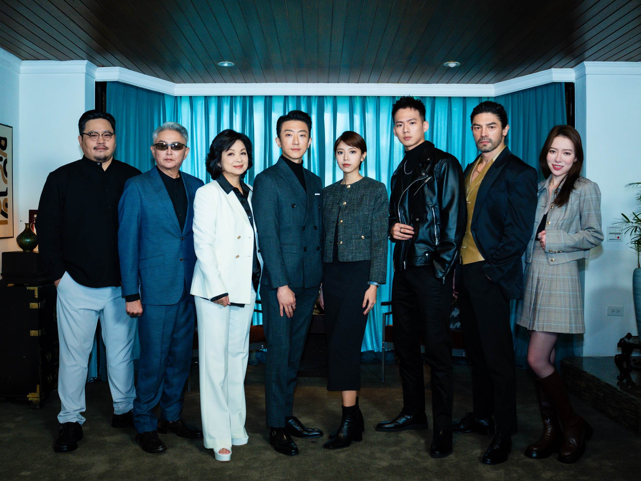 吳震亞（左起）、李國超、楊貴媚、張懷秋、陳孟琪、吳念軒、唐國忠、王宣。（圖／曼尼娛樂）