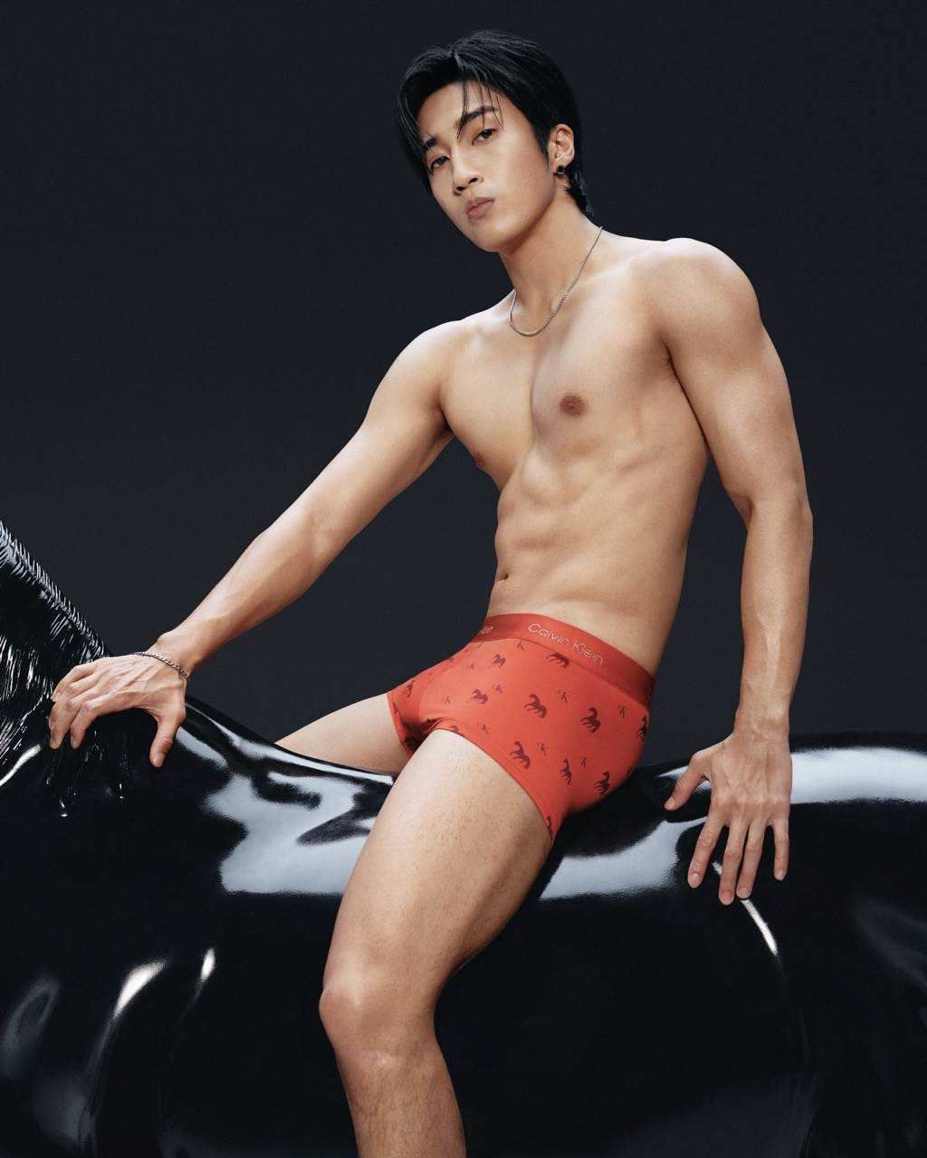 婁峻碩展現性感體魄。（圖／品牌提供）
