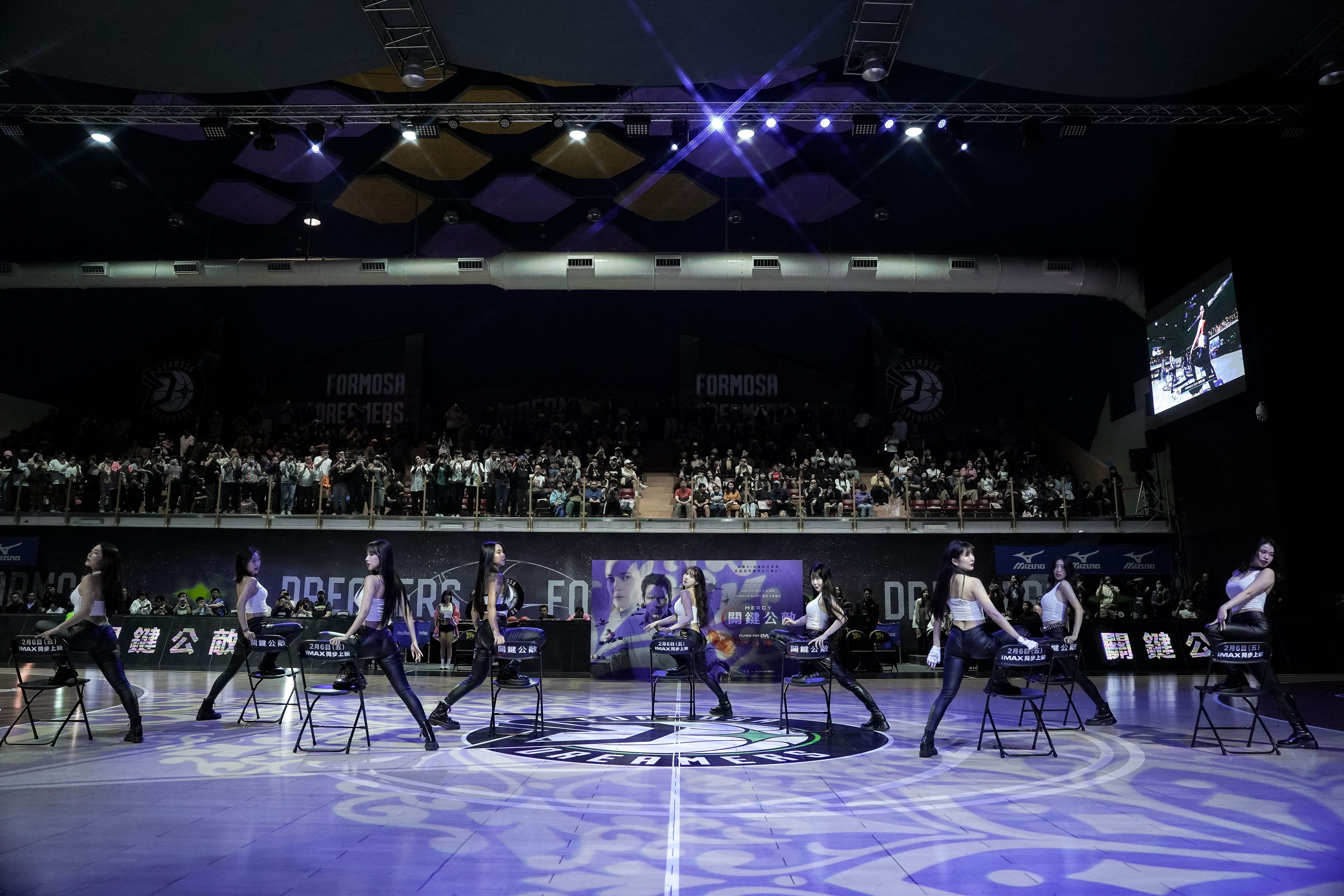 審判之椅應援舞。（圖／索尼影業）