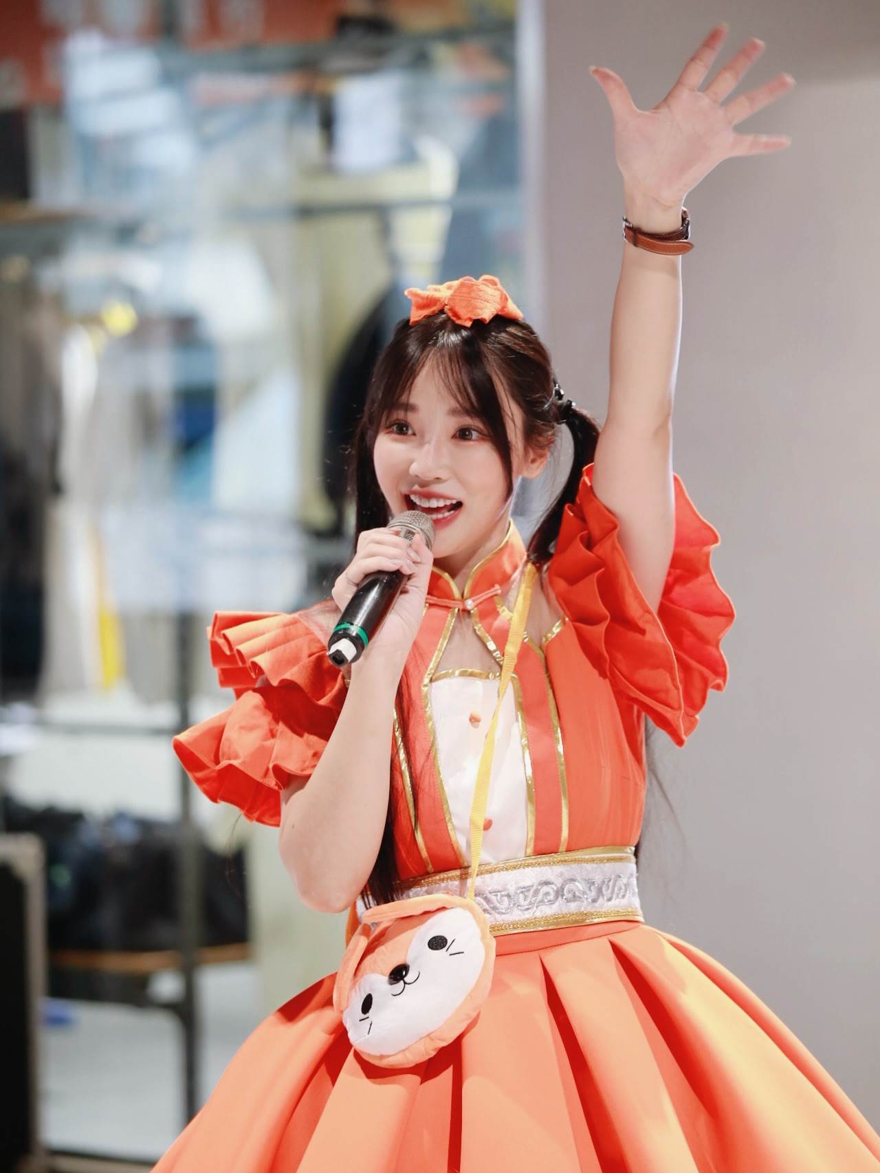 網紅咪妃開張PODCAST節目滿一周年，也斜槓擔任「榴槤姐姐」。（圖／翻攝自IG@juliamisakii）