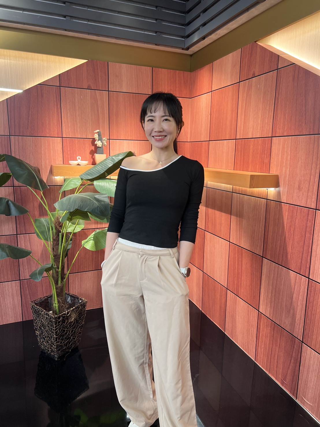 謝忻近年投入國際志工行列。（圖／年代提供）