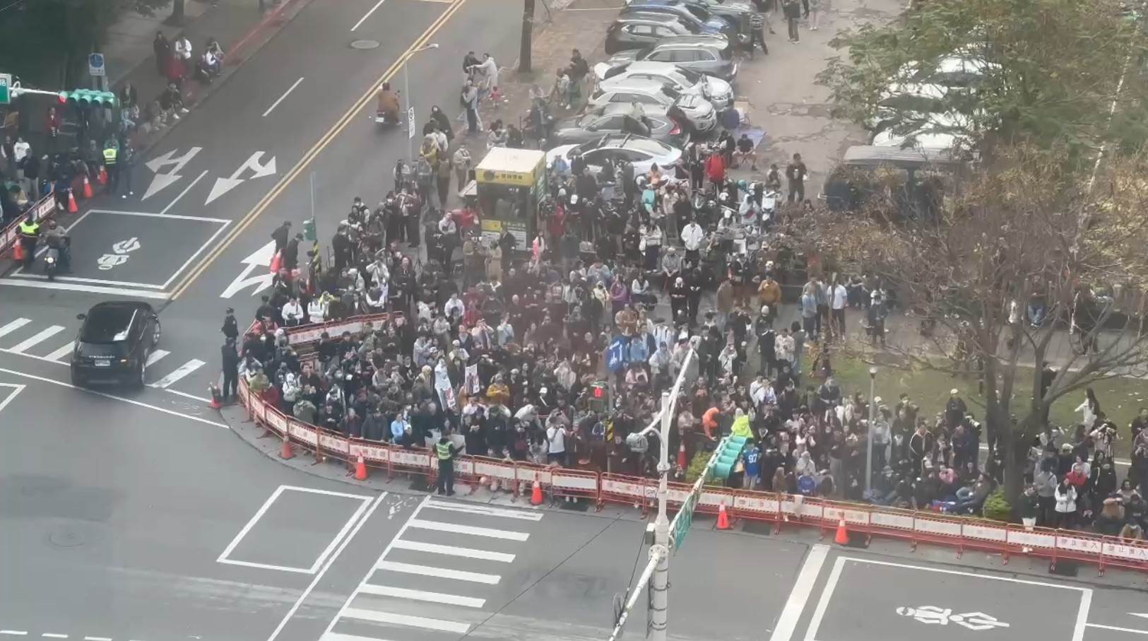 《EBC東森新聞》也將為您帶來這場史詩級的攀登現場。（圖／東森新聞）