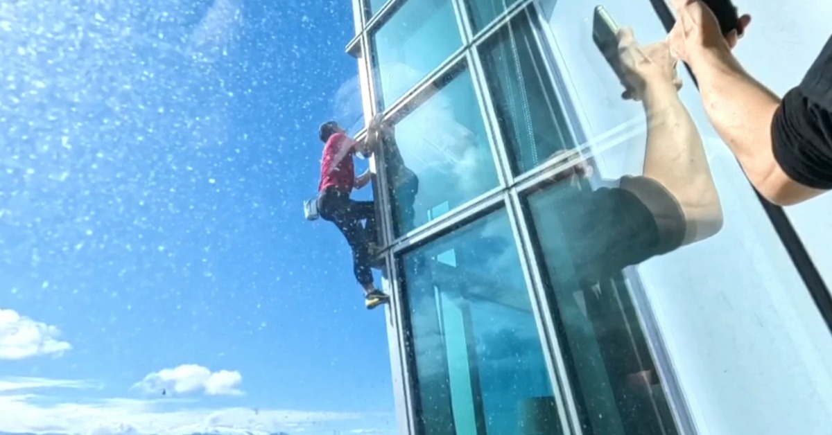 霍諾德徒手爬101。（圖／東森新聞）