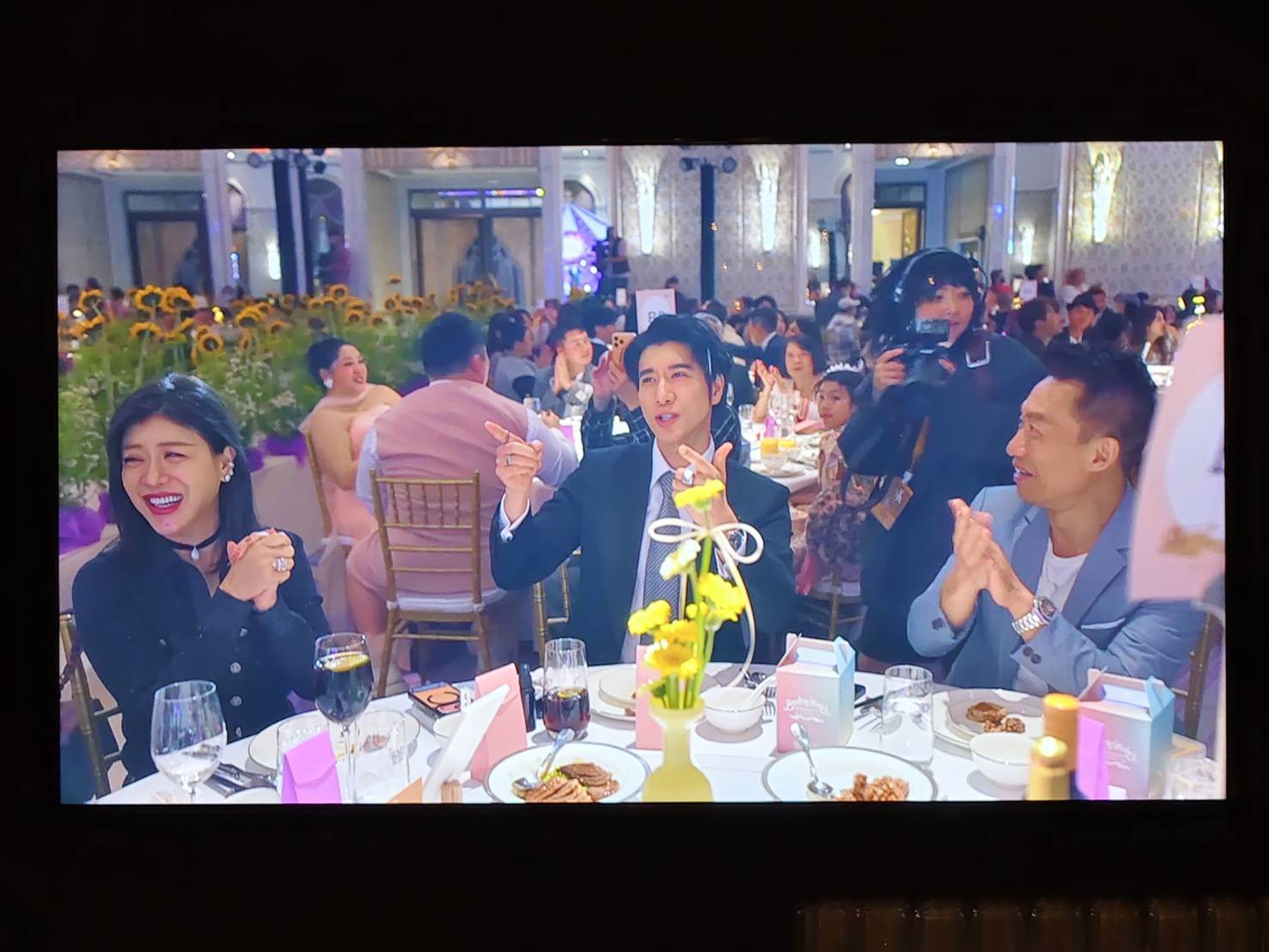 <a href='https://star.ebc.net.tw/search/tags/王力宏/' target='_blank'>王力宏</a>低調現身婚宴。（圖／翻攝畫面）