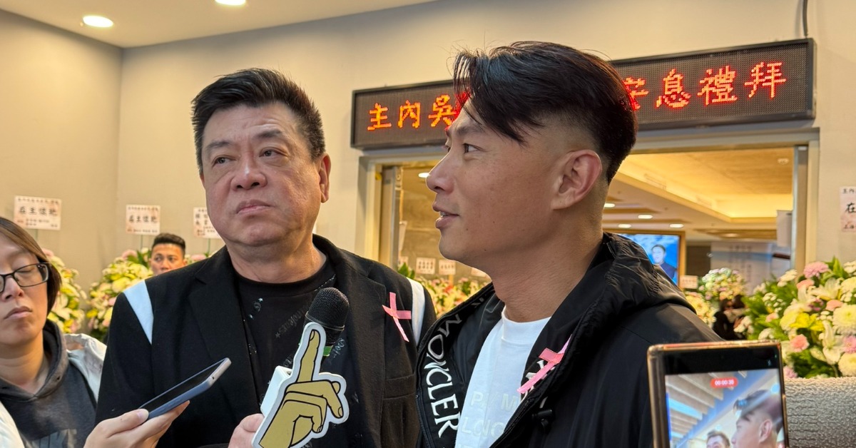 知名經紀人吳權浩（Simon）今天舉辦告別式，孫德榮、小刀現身哀悼。（圖／讀者提供）