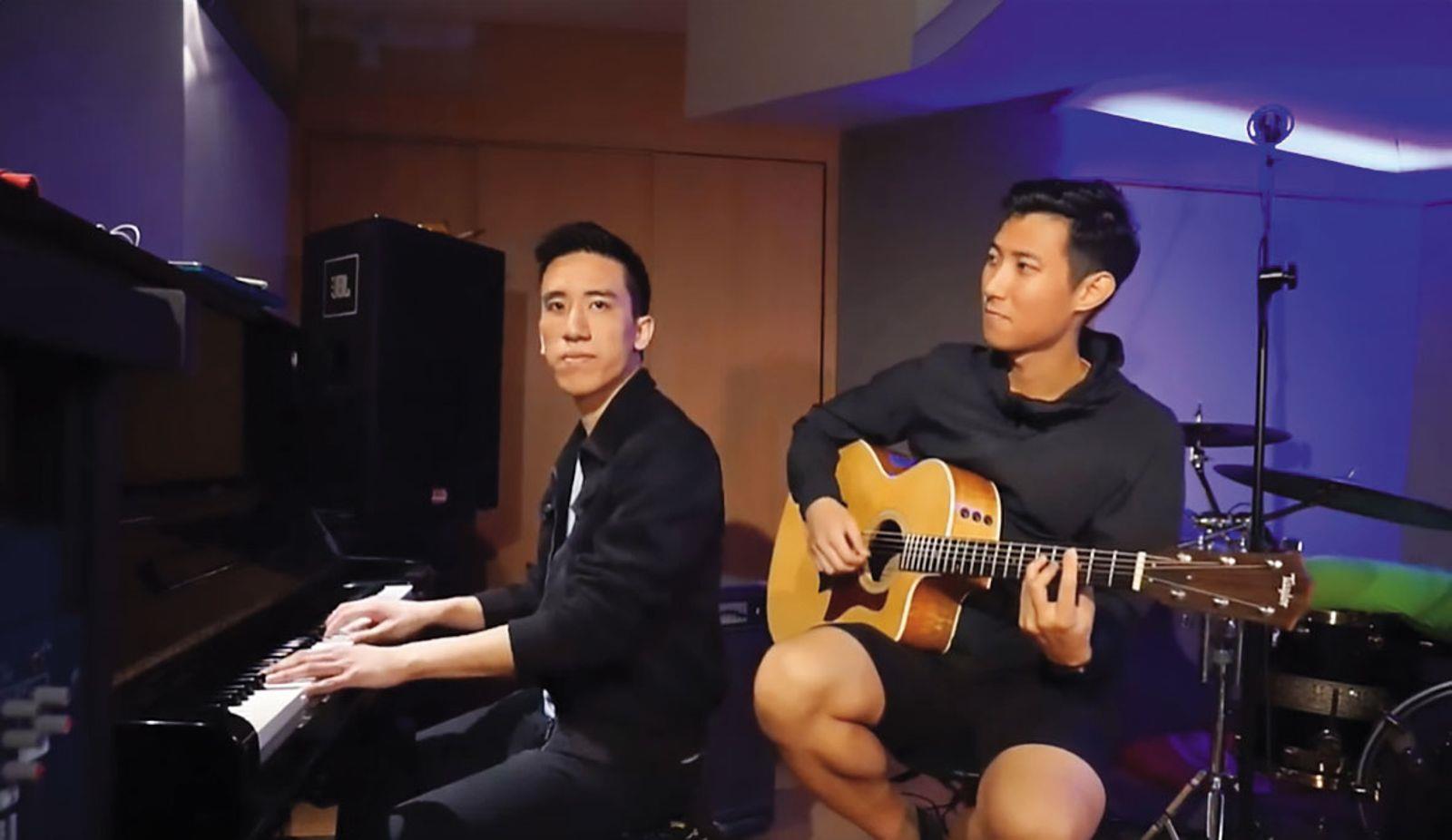 伍靖（左）與美籍網紅劉沛（右）頗有交情，2人偶爾合作表演。（圖／翻攝自劉沛臉書）