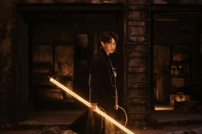 在《乩身》劇中柯震東飾演三太子乩身韓杰。（圖／Netflix）