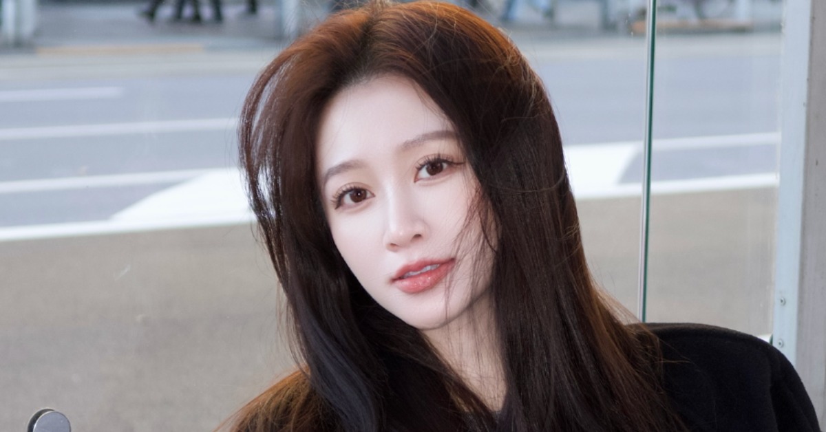 篠崎泫近日傳出與獄中男友Toyz低調登記結婚。（圖／翻攝自篠崎泫 IG）