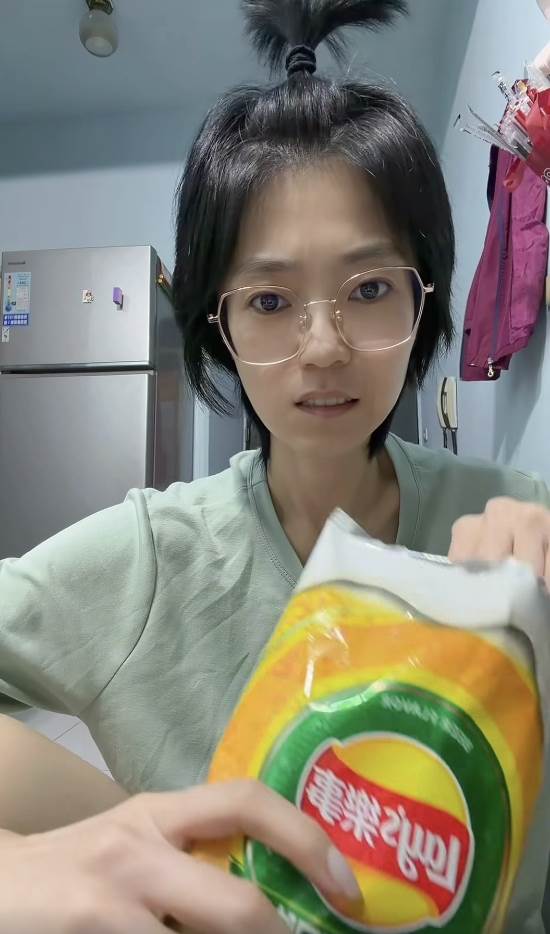 金曲歌后曹雅雯整個人瘦到只剩骨頭。（圖／翻攝自曹雅雯臉書）
