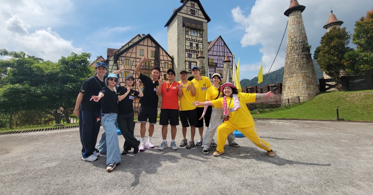 徐小可（左起）、蔡旻佑、貝童彤、彭小刀、吳宗憲、KID、葛兆恩、阿喜、大文本週前進馬來西亞。（圖：好看娛樂）（圖／綜藝玩很大提供）