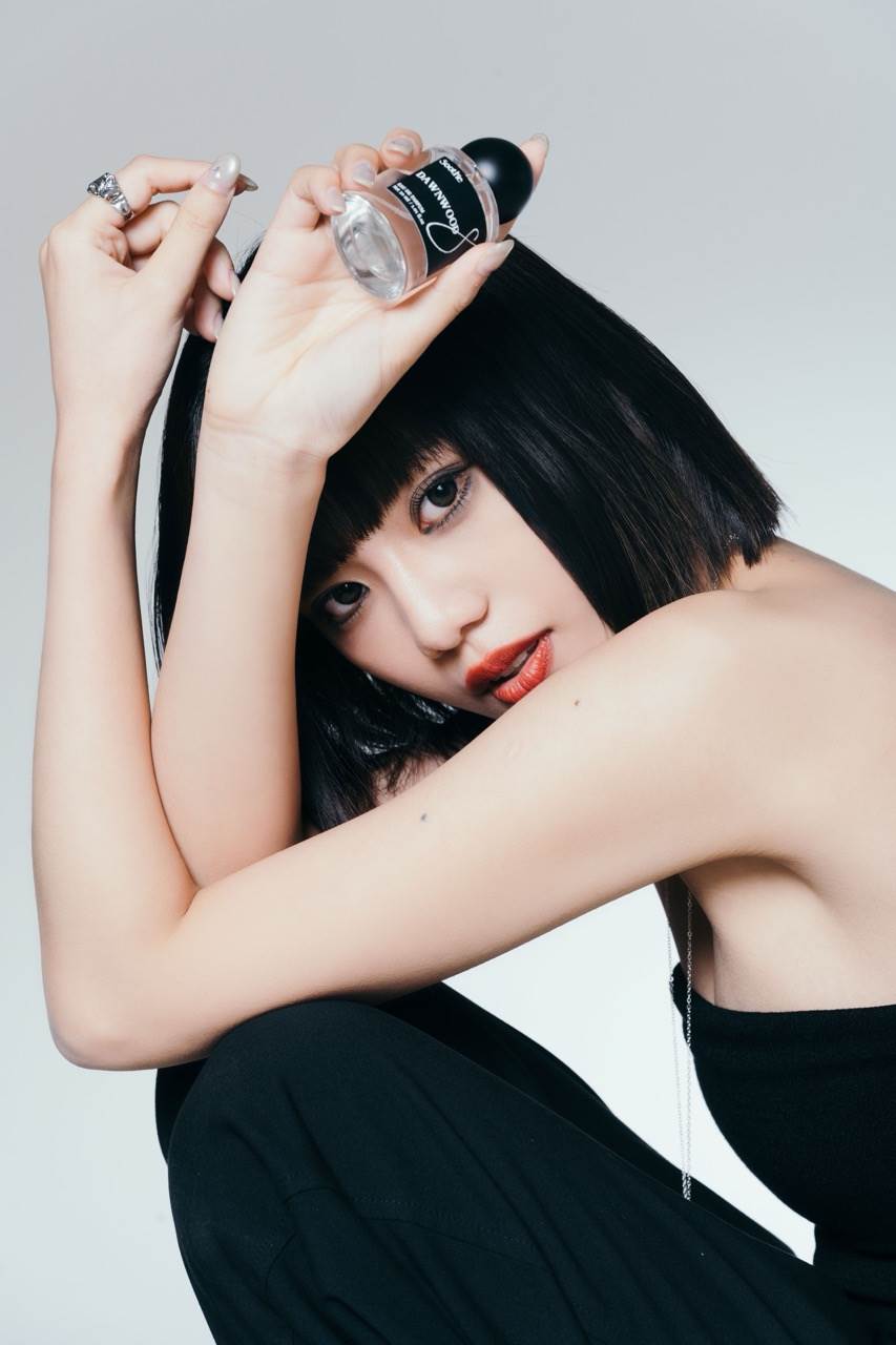 木木首次<a href='https://star.ebc.net.tw/search/tags/香氛/' target='_blank'>香氛</a>聯名曝光。（圖／品牌提供）