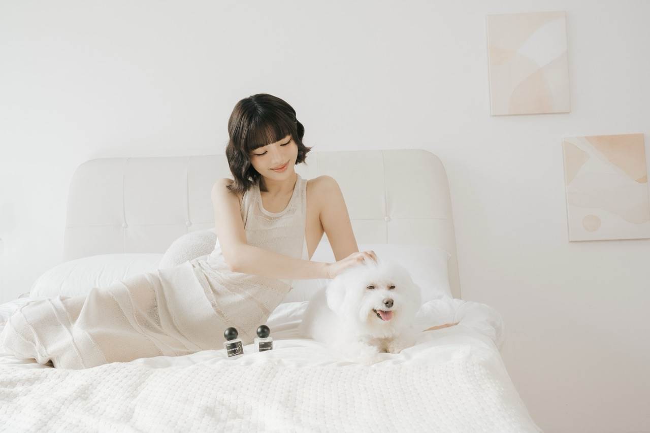 木木是重度香水使用者，家中收藏約有二十多瓶香水。（圖／品牌提供）