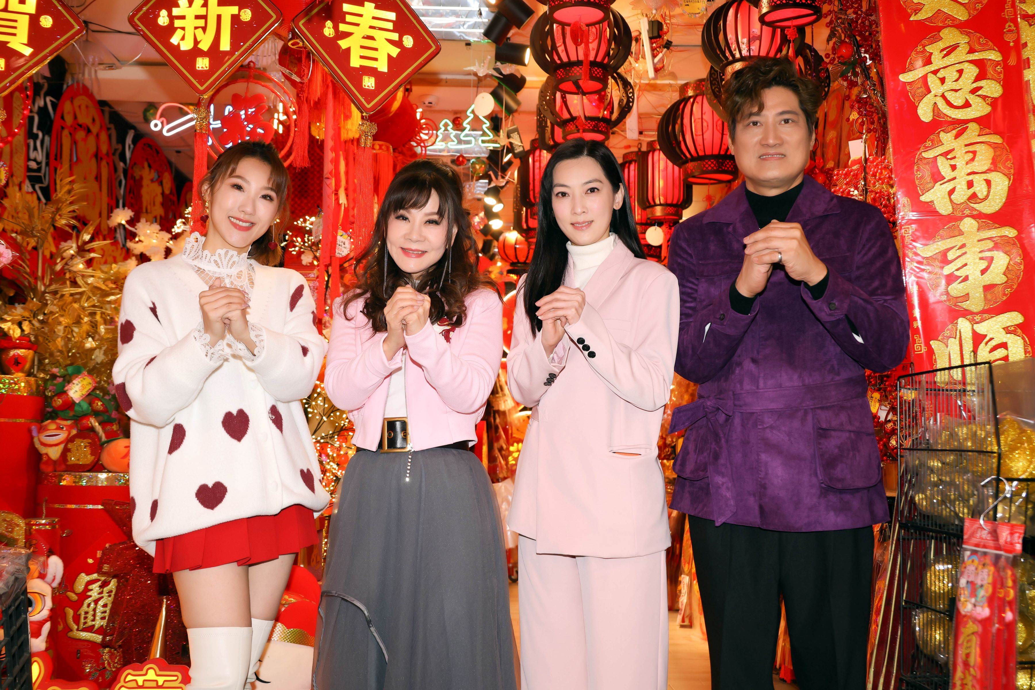 謝金晶（左）透露身體健康亮紅燈。（圖／豪記唱片）