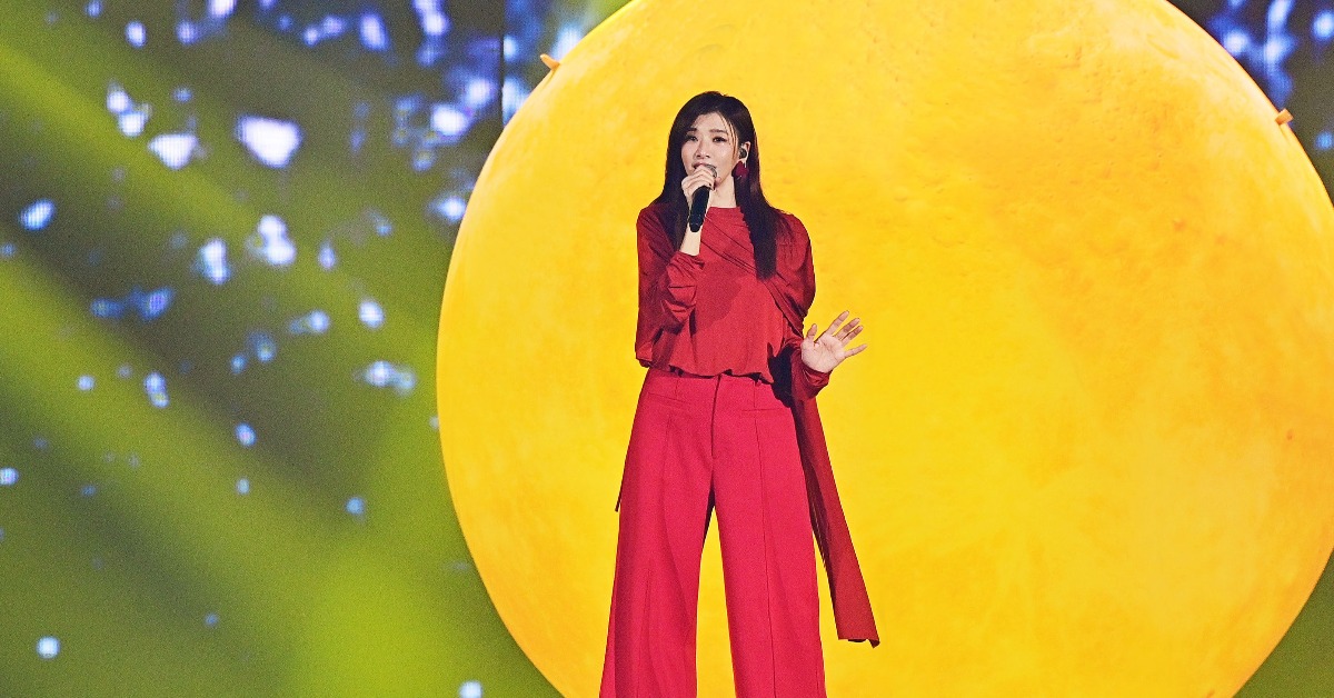 蘇慧倫暌違五年登《紅白》，溫柔嗓音擄獲觀眾。（圖／台視提供）