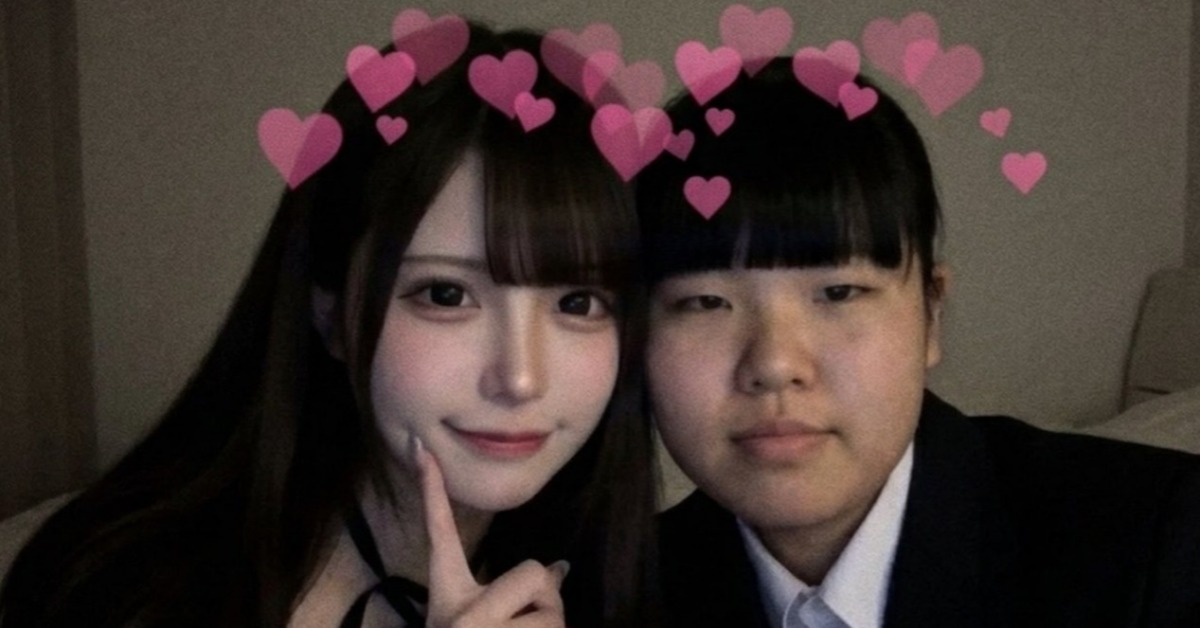 網美「rori0714」在X分享一張透過AI合成技術呈現整形前後對比的合照。（圖／翻攝自@rori_bb X）