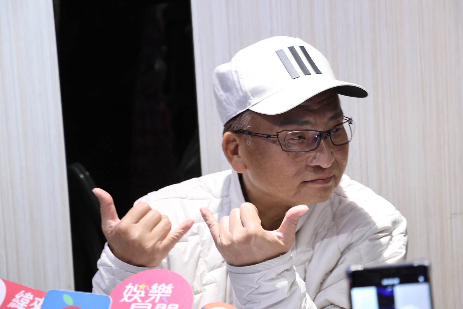 孔鏘去年右腳不明原因腫脹。（圖／東森娛樂）