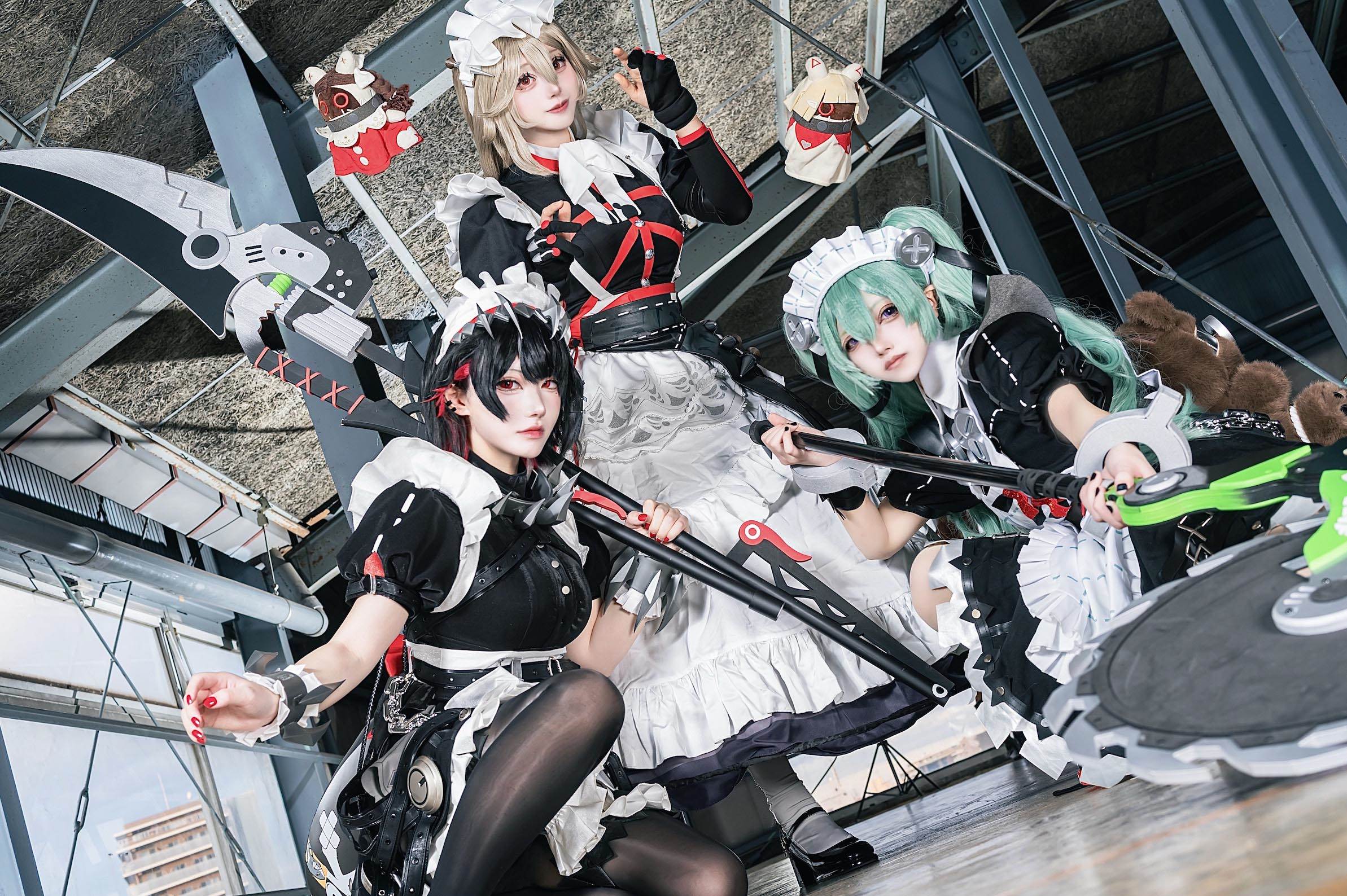 日本新銳Cosplay 團體「桃羽Family」左：eruk_中：Peach_右：志央。（圖／零壹壹貳娛樂有限公司提供）