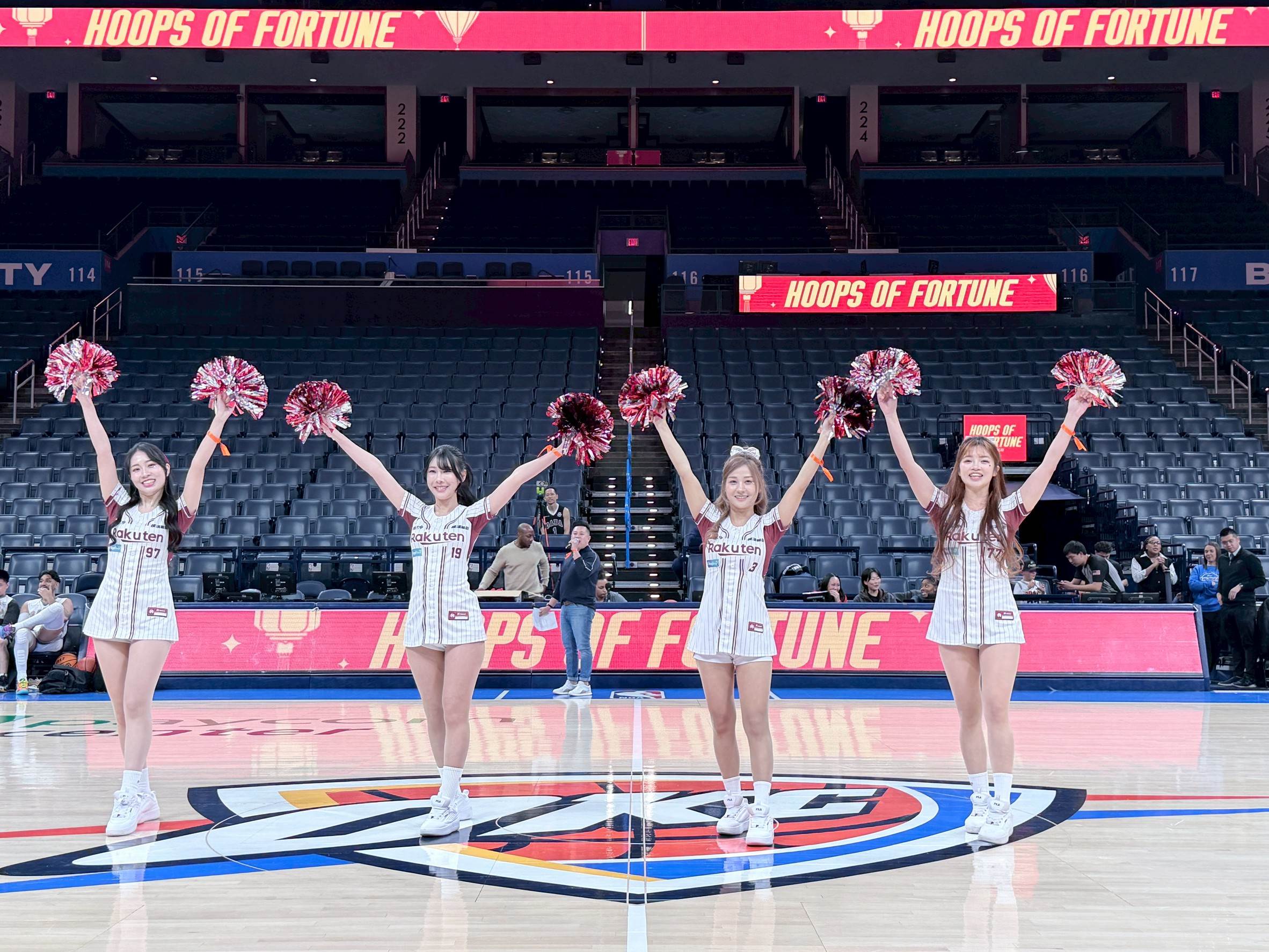 樂天女孩首度登上NBA殿堂表演。（圖／樂天桃猿提供）