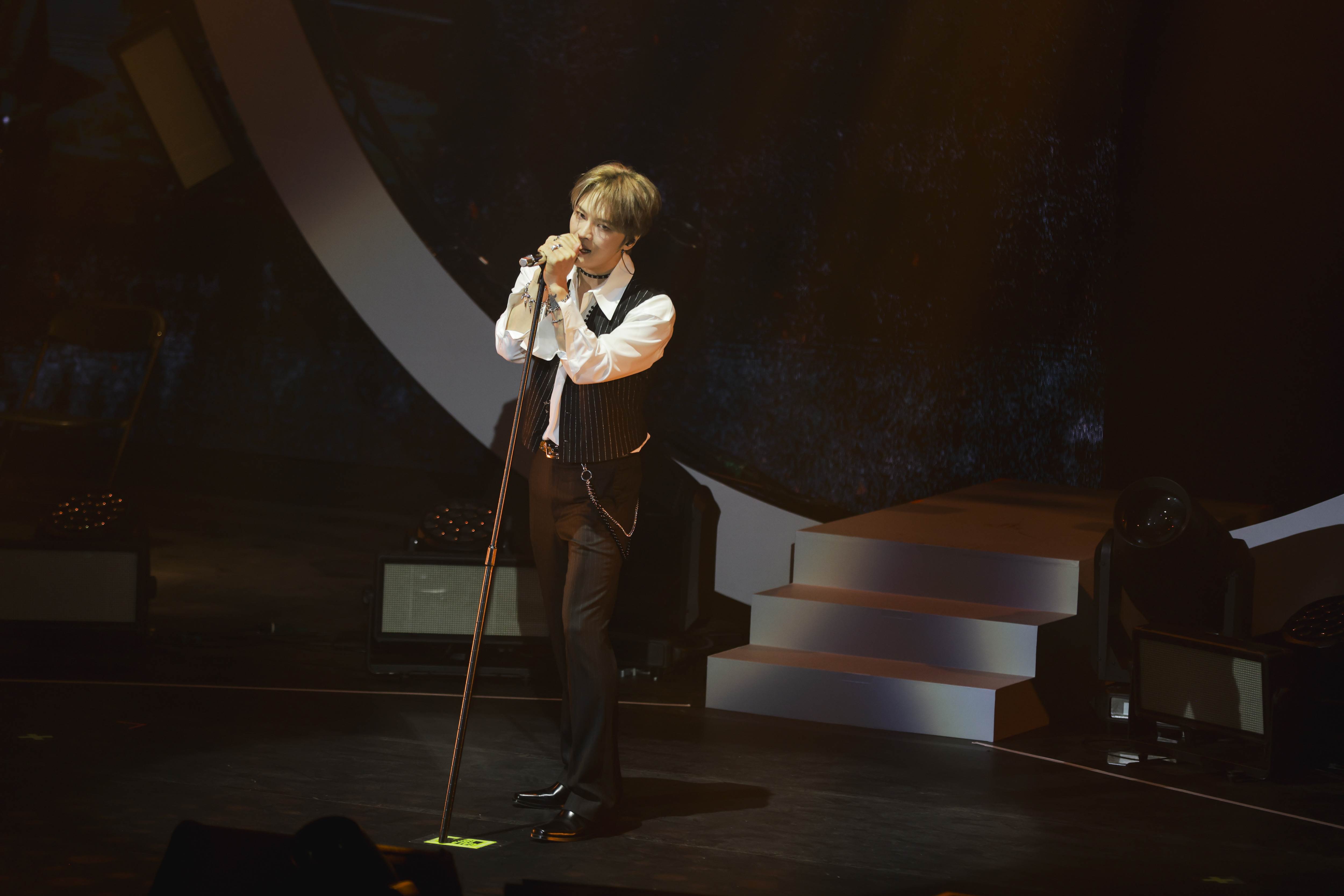 金在中演唱多首經典歌曲。（圖／SHOWOFFIC提供）