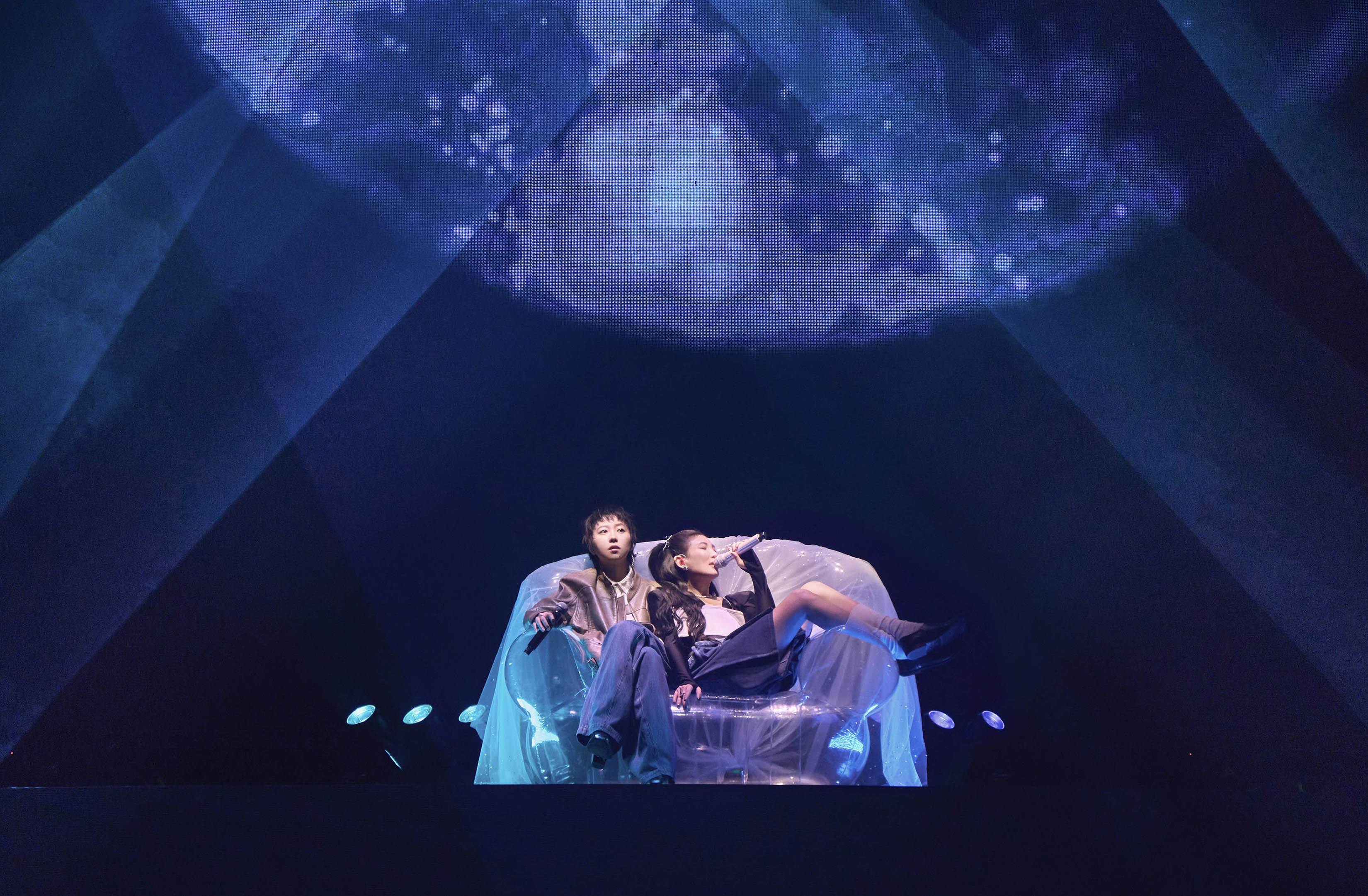 金曲歌后魏如萱《怪奇的珍珠》台北旗艦場演唱會第二天邀請好友竇靖童擔任嘉賓。（圖／好多音樂提供）