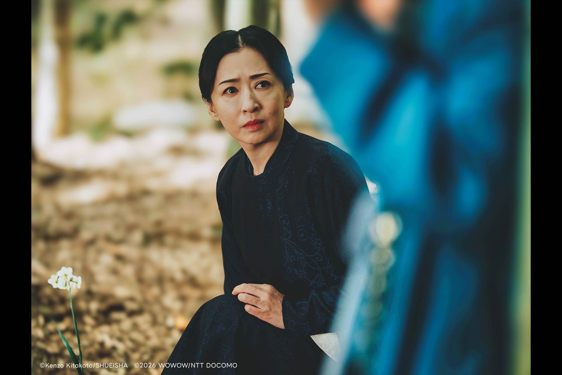 《北方謙三 水滸傳》<a href='https://star.ebc.net.tw/search/tags/松雪泰子/' target='_blank'>松雪泰子</a>飾演神秘女性「馬桂」。（圖／Hami Video提供）