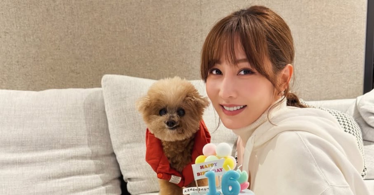 曾莞婷與16歲愛犬BuBu感情十分深厚。（圖／翻攝自曾莞婷IG）