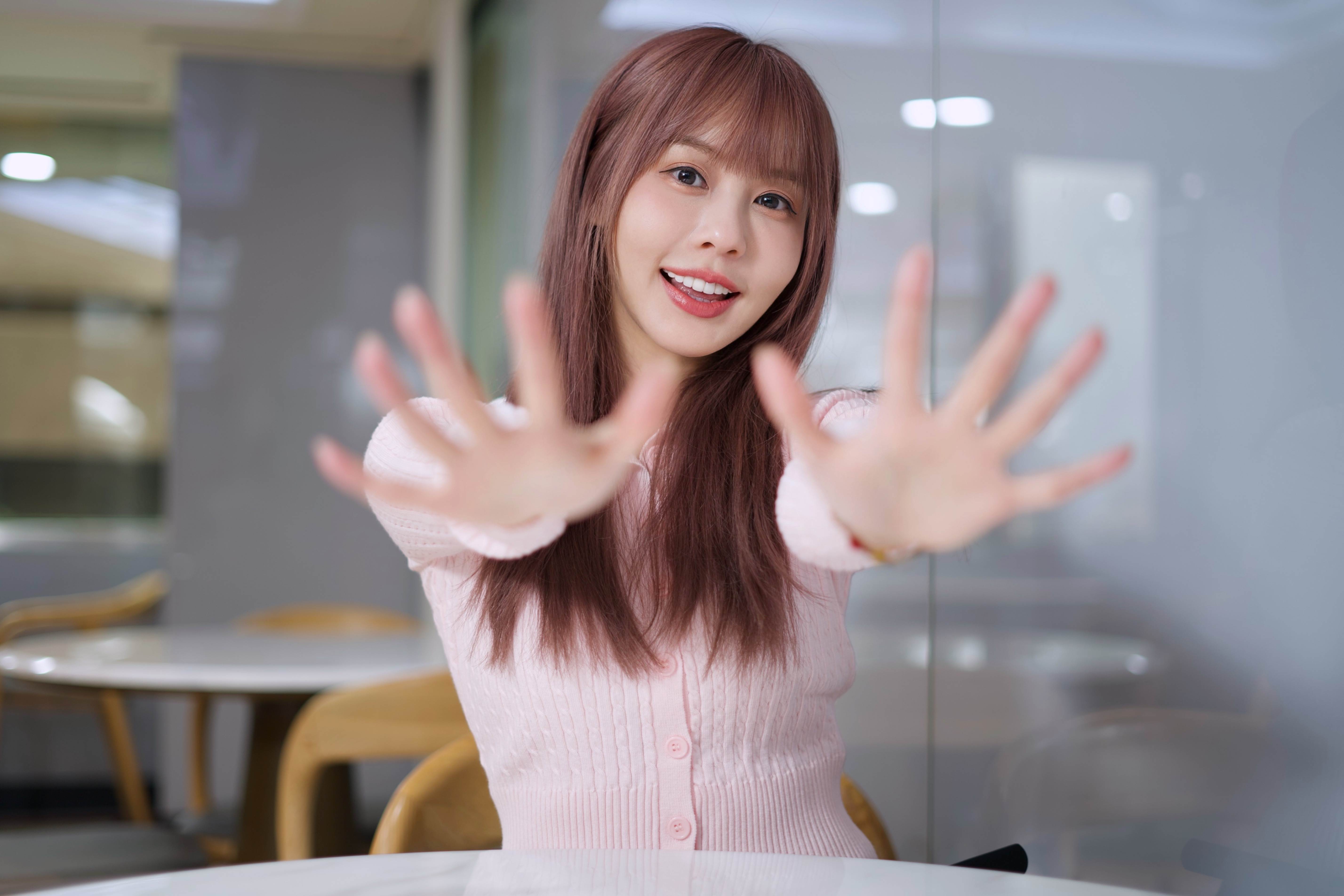 崔荷潾期許自己無論生活與工作都能越來越穩定。（圖／東森娛樂）