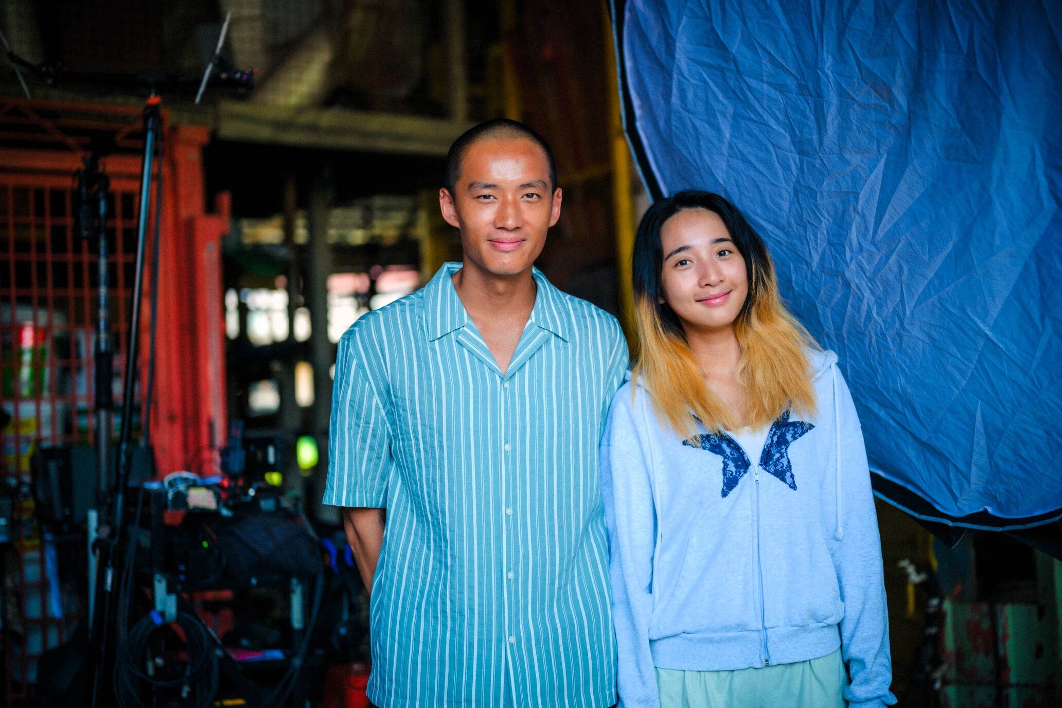 《黑潮》男女主角陳澤耀（左）與李沐以從未嘗試過的全新造型亮相，令人耳目一新。（圖／甲上娛樂）