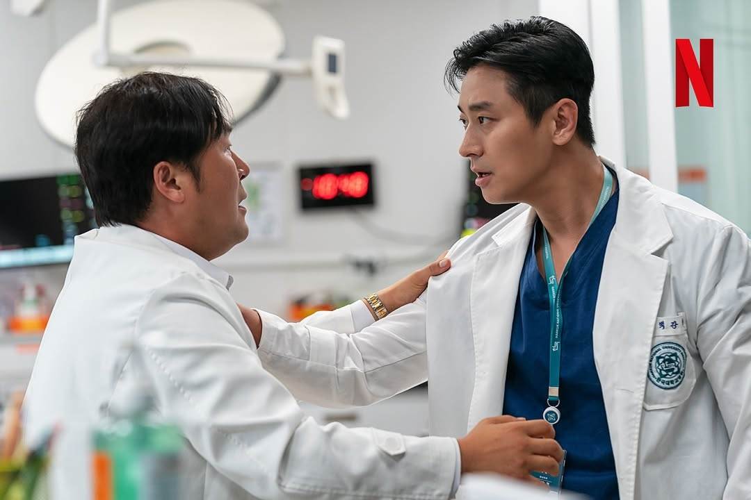 《外傷重症中心》上線後就掀起高度熱議。（圖／翻攝自netflixkr IG ）