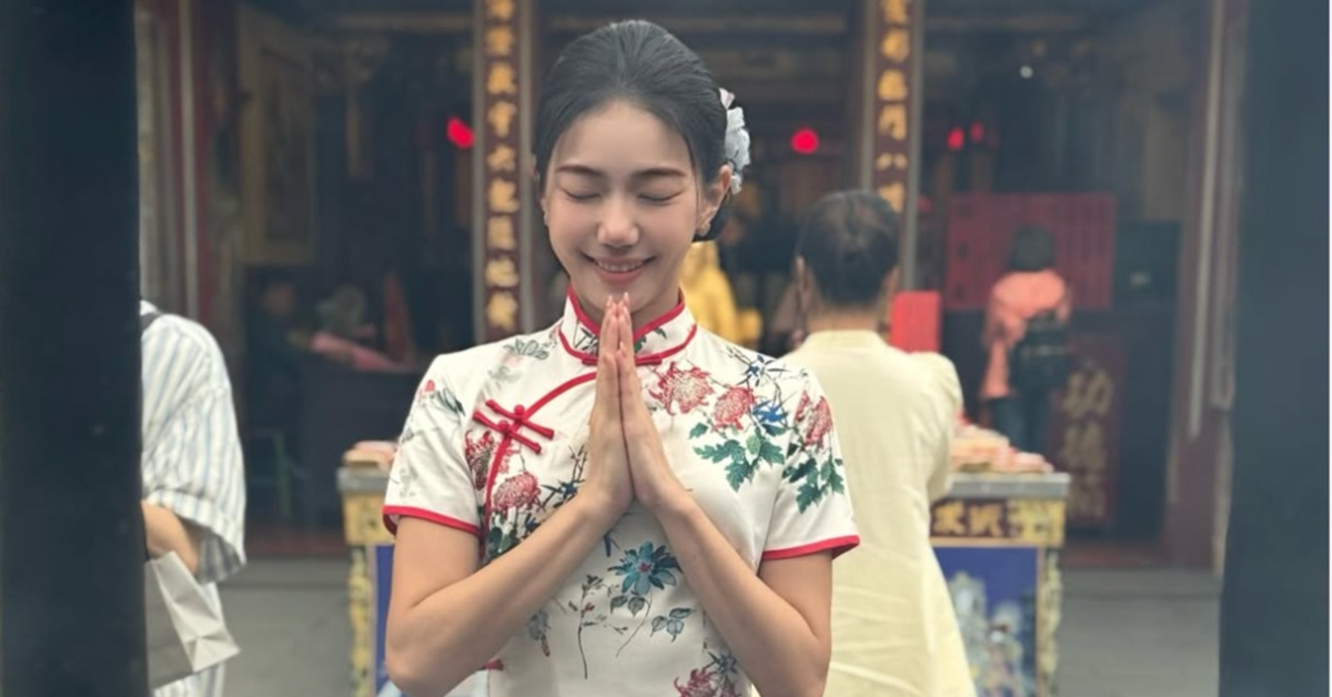 家寧在大年初一曬出拜年美照。（圖／翻攝自家寧IG）