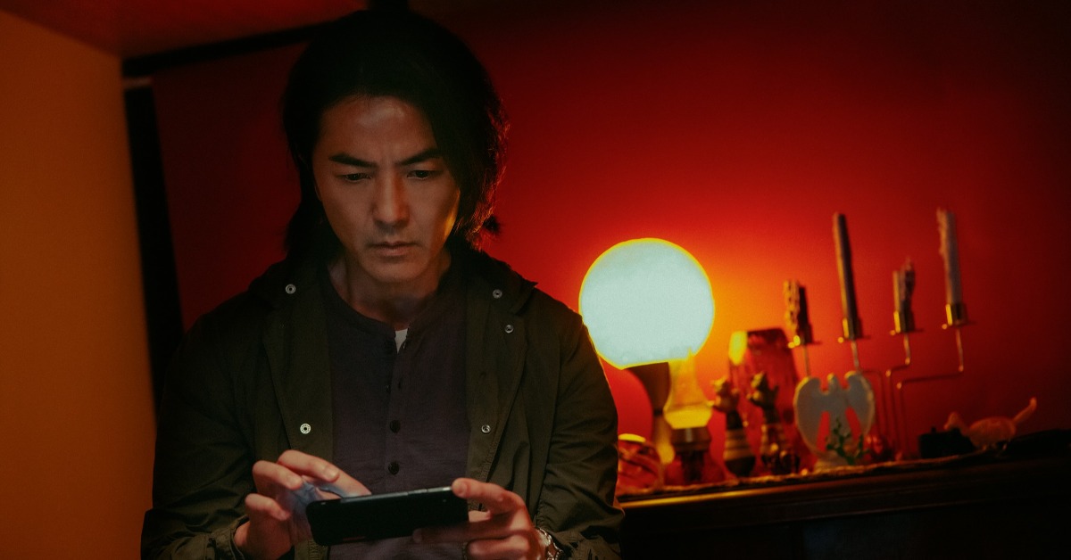 《百萬人推理》掀全民辦案熱潮「上線48小時奪冠」，鄭伊健出演影集網友轟動。（圖／Netflix提供）