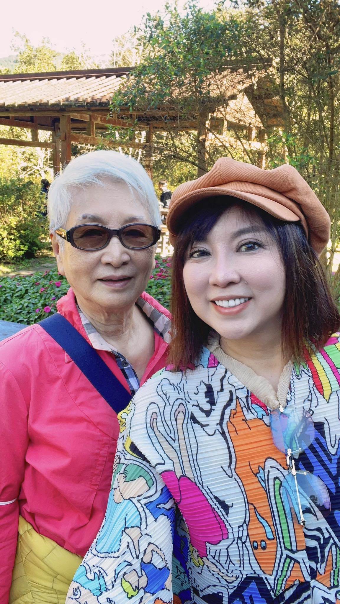 陳思安不捨道別母親。（圖／翻攝自陳思安臉書）