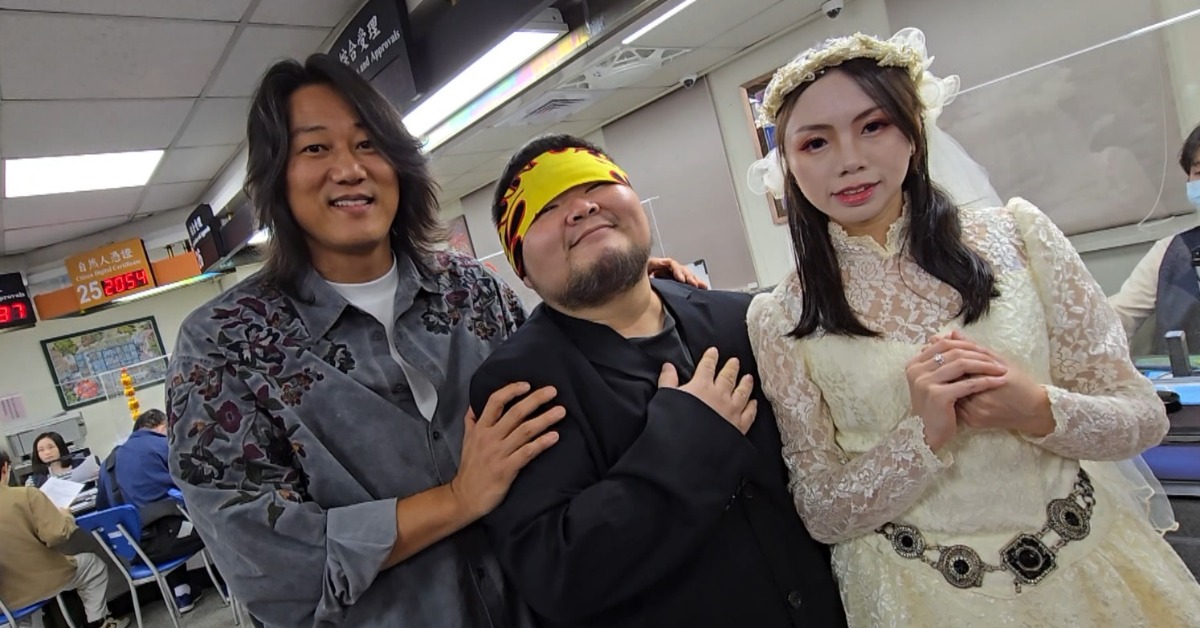 戶政所新人排隊驚見好萊塢巨星韓哥現身簽證婚書。（圖／東森新聞）