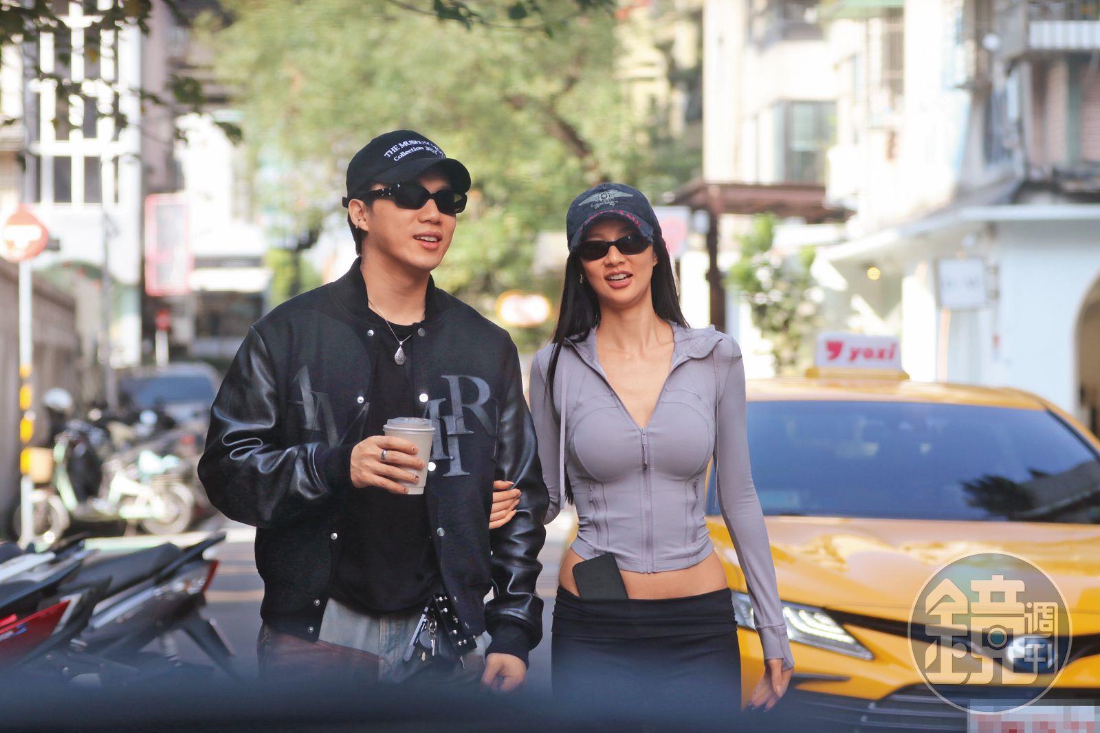 ØZI（左）和女友Jane（右）現身台北東區街頭約會。（圖／鏡週刊）