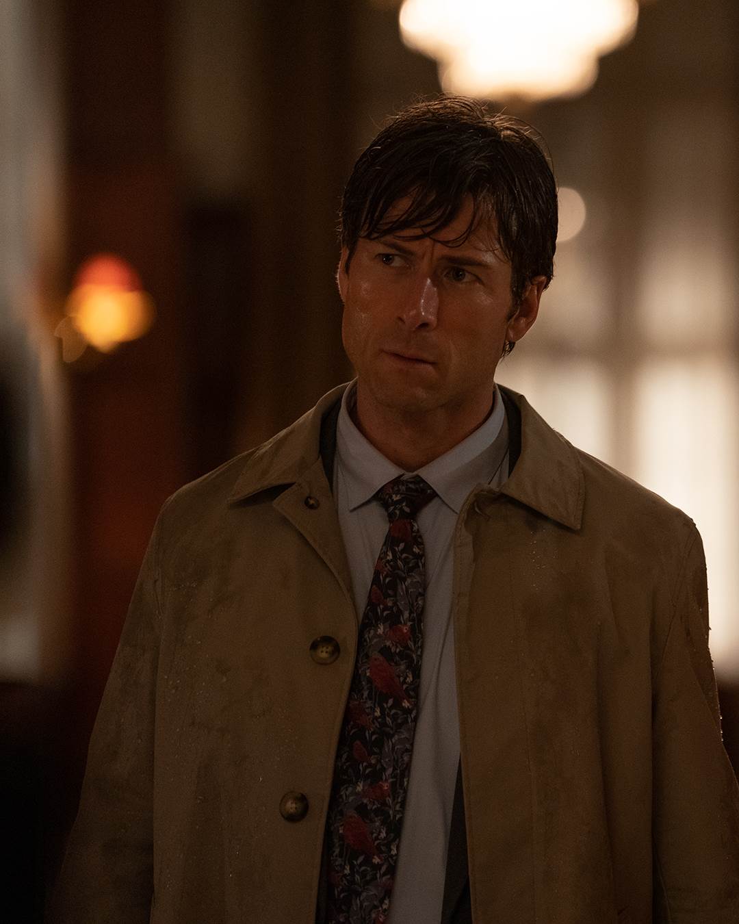 男主角葛倫鮑威爾分享：「這是一部會徹底打破觀眾預期的作品，你會跟著貝克一起冒險，甚至成為他的共犯。」（圖／CATCHPLAY+）