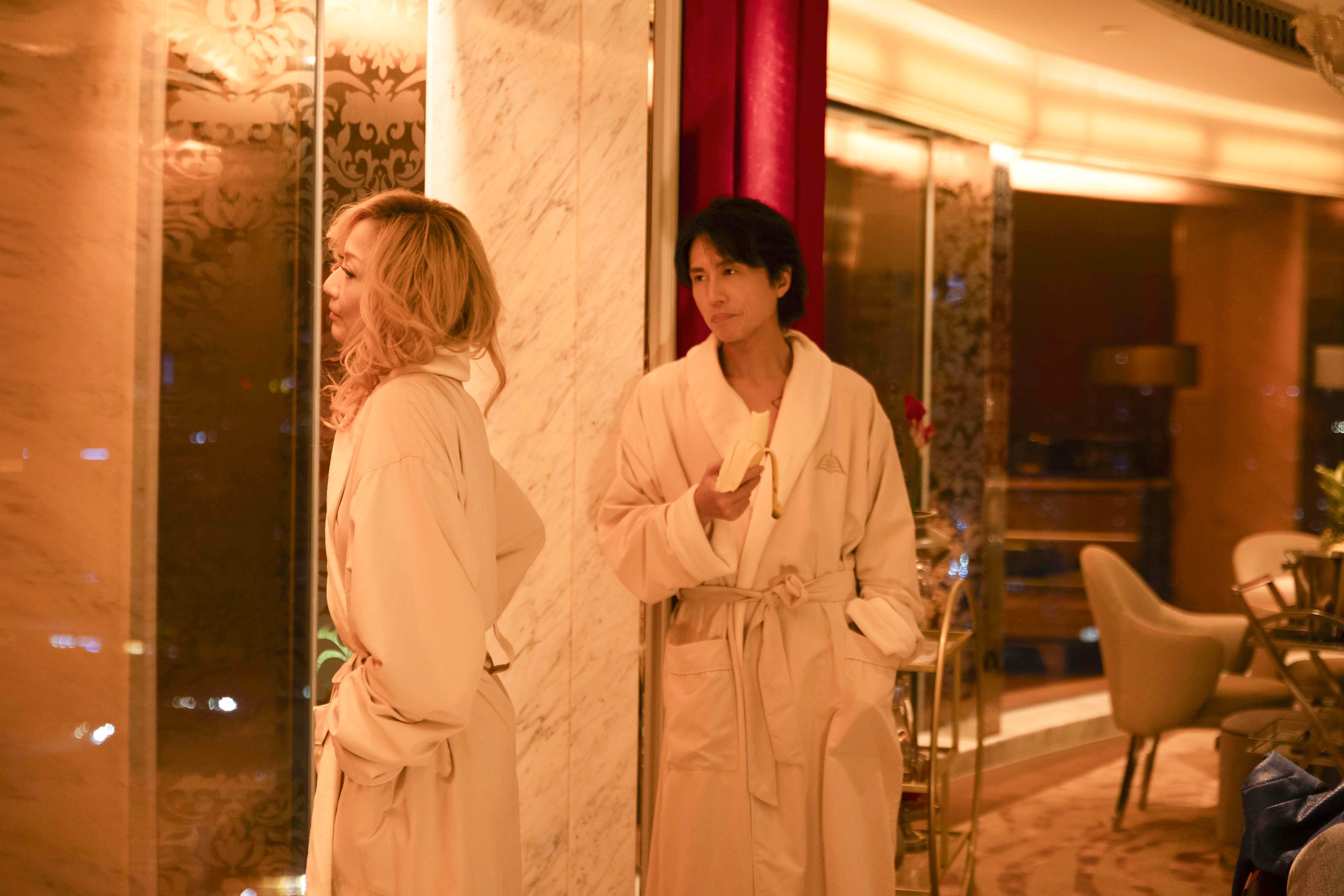 鄭秀文與黃子華演出床戲。（圖／華映娛樂）