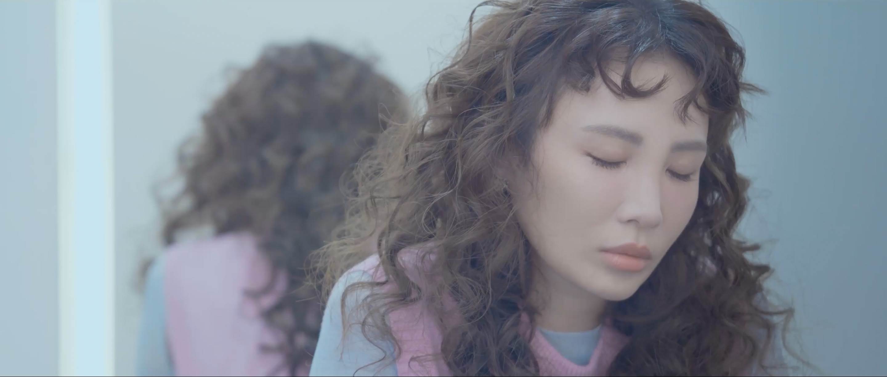 《深度安靜》宣傳曲〈普通的日子〉由監製瞿友寧力邀金曲歌后魏如萱親自創作演唱並拍攝MV。（圖／風起娛樂提供）