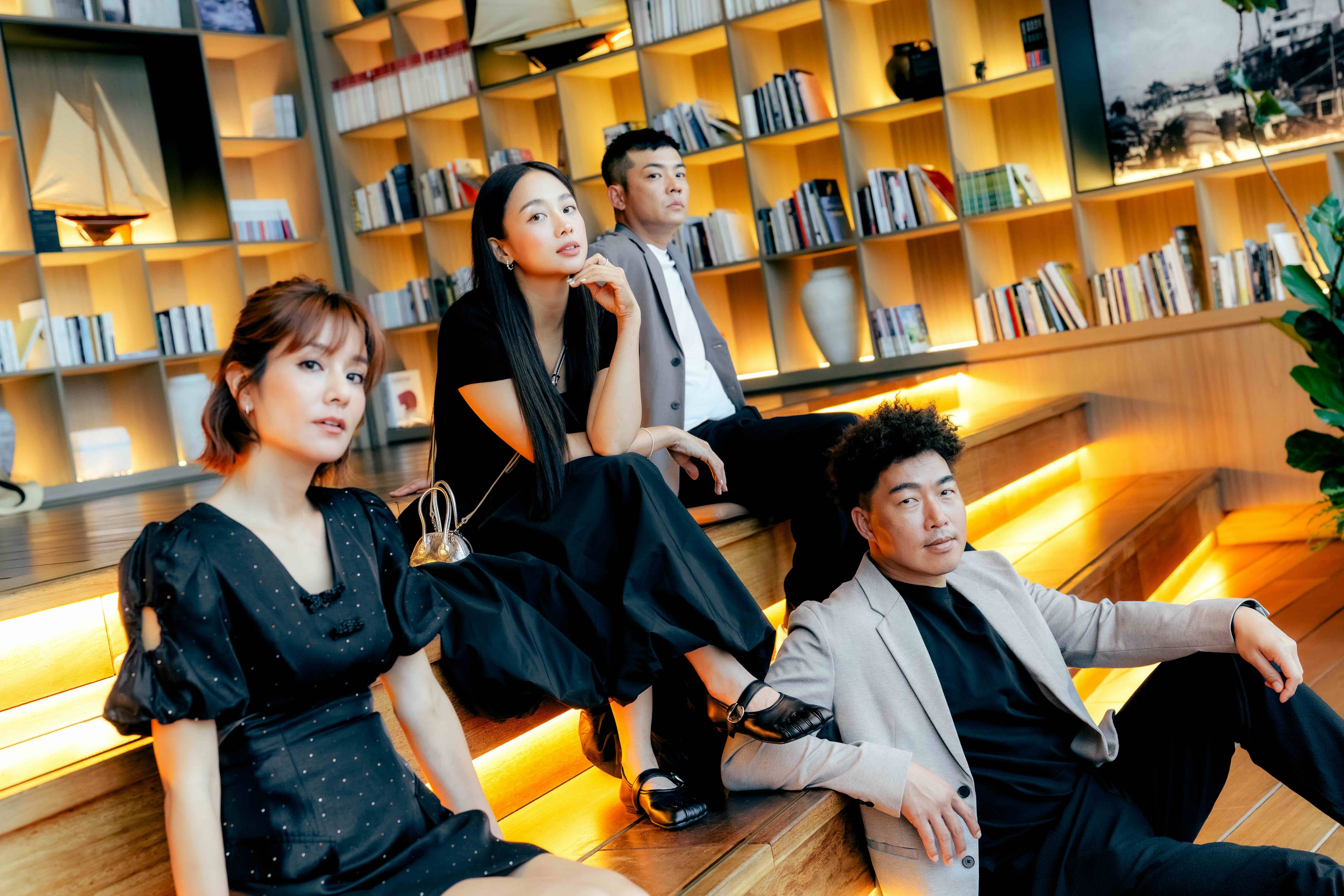 《嗨！營業中》最終集滿滿洋蔥。左起莎莎、吳映潔、姚元浩、郭泓志。（圖／好看娛樂提供）