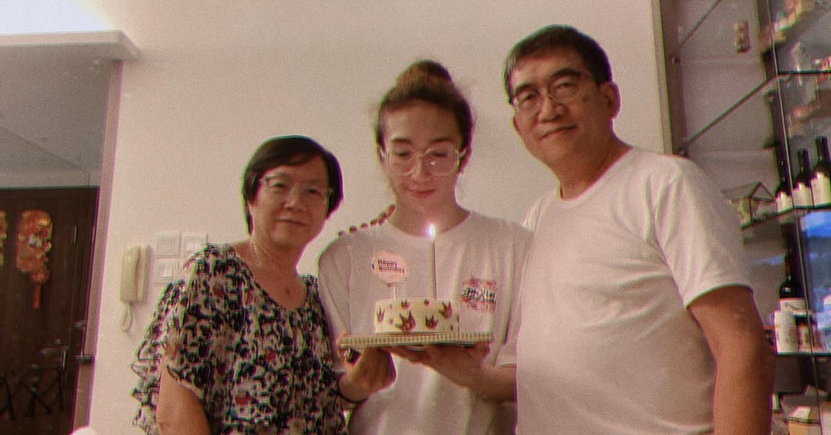 舞者阿Mo（李啟言）和父母的合照。（圖／翻攝自阿Mo IG）