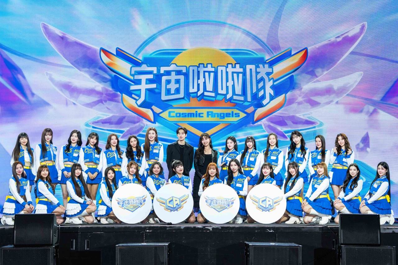 《宇宙啦啦隊》選出28位女孩遠赴韓國展開為期一個月的高強度特訓。（圖／緯來電視網提供）