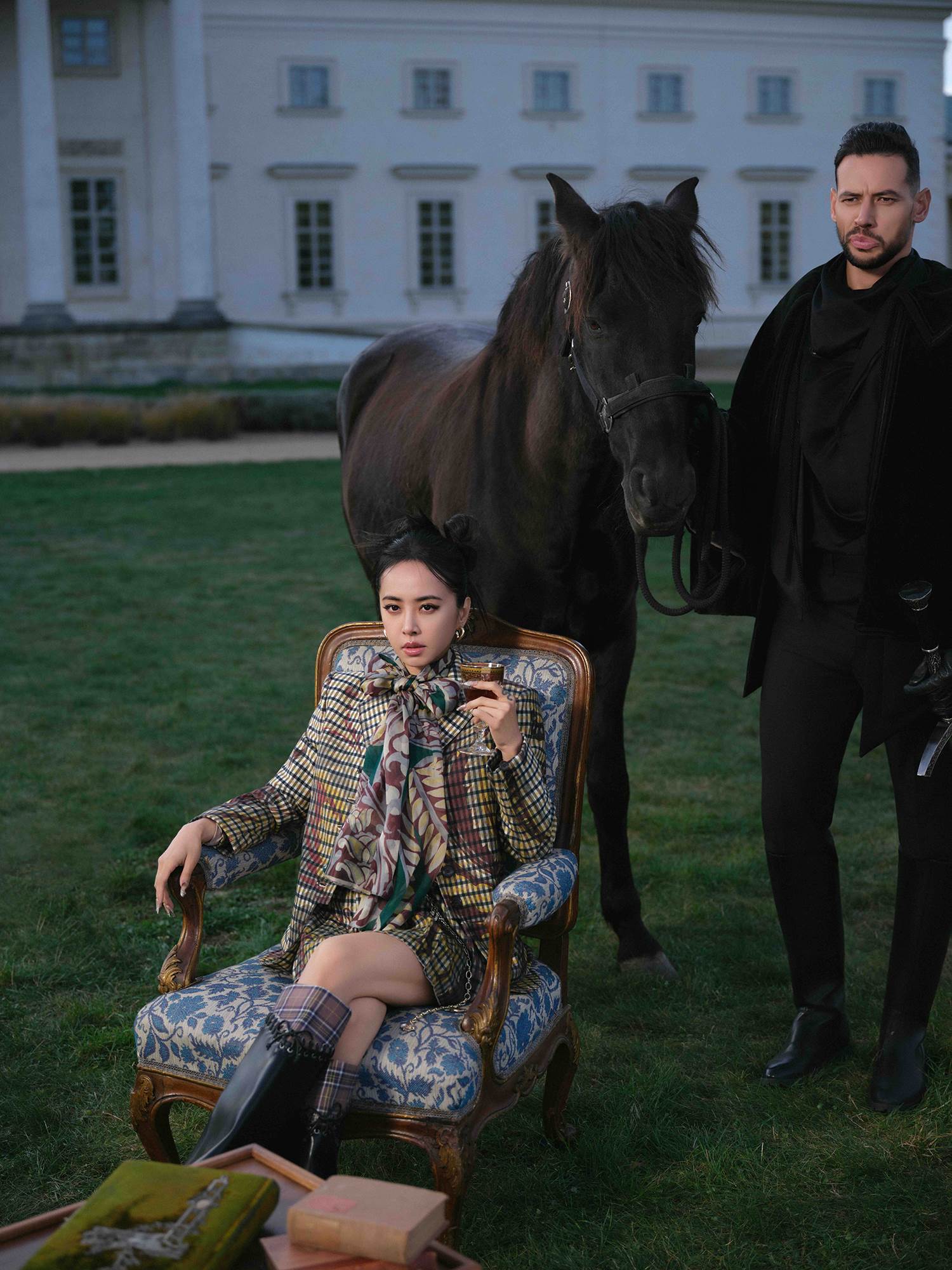 馬匹於拍攝時突然轉身狂奔。（圖／星宇航空提供）