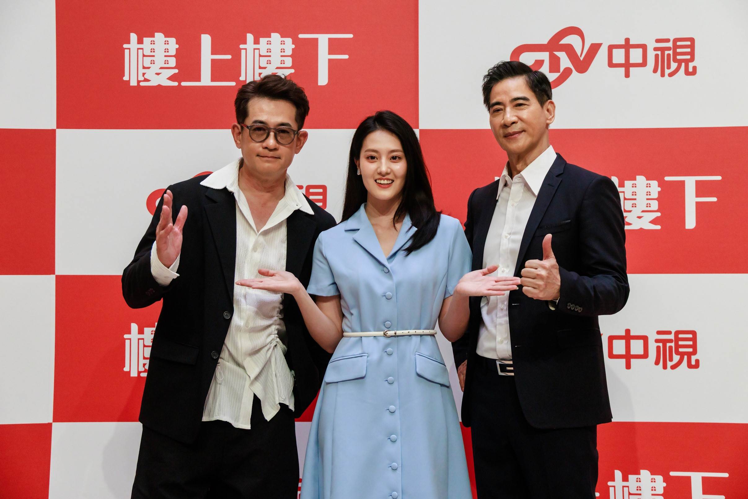 顏曉筠（中）車禍後首復工。（圖／中視）