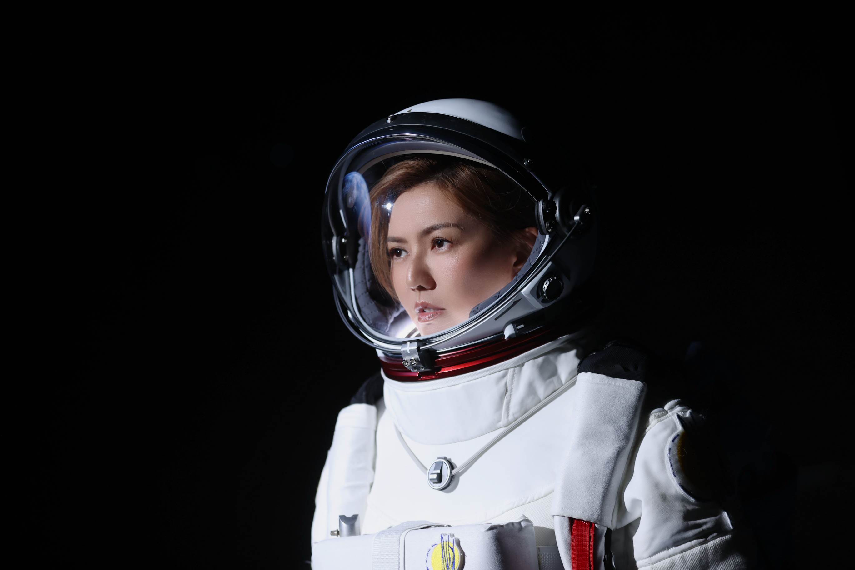 孫燕姿推出全新單曲〈飛瀑而下〉。（圖／Make Music提供）