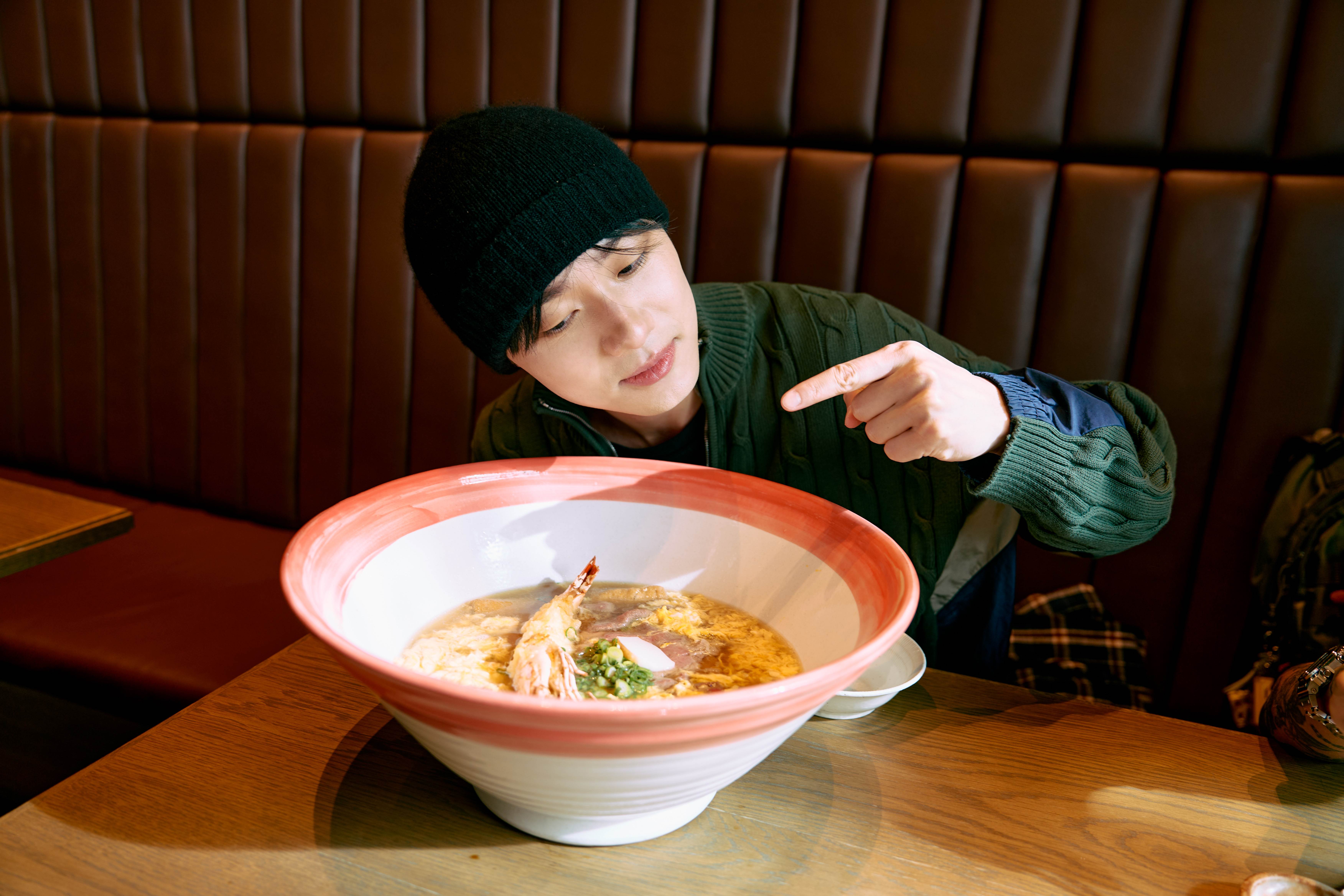 施柏宇城市小旅行放鬆充電！吃到臉盆大烏龍麵超驚喜。（圖／施柏宇工作室提供）