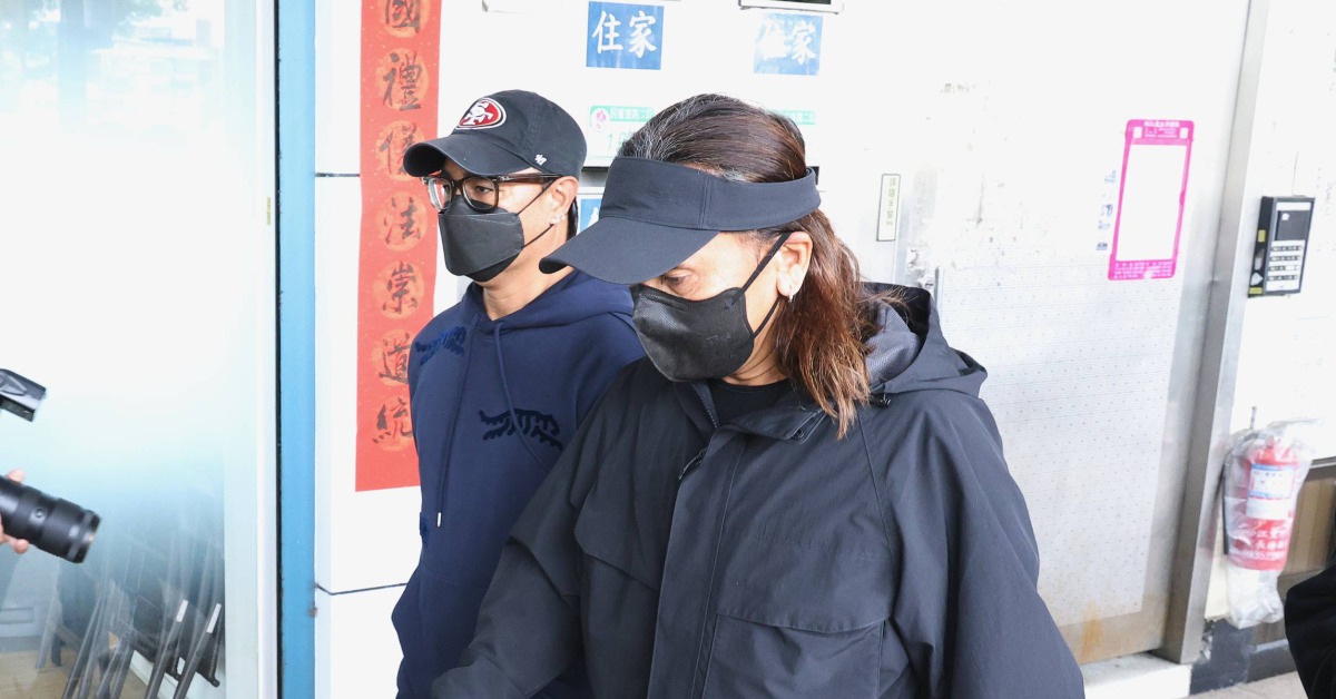 動力火車今（8）日低調現身袁惟仁靈堂。（圖／東森娛樂）