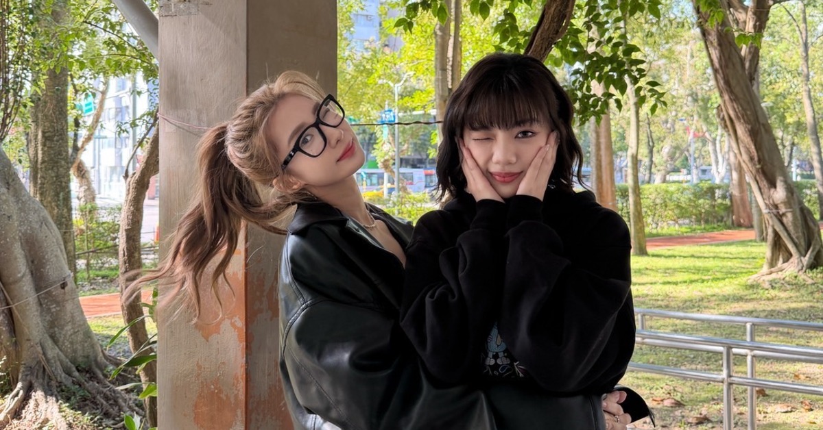 木木（林葦妮）和陳華一起當「一日狗保母」。（圖／華研國際提供）