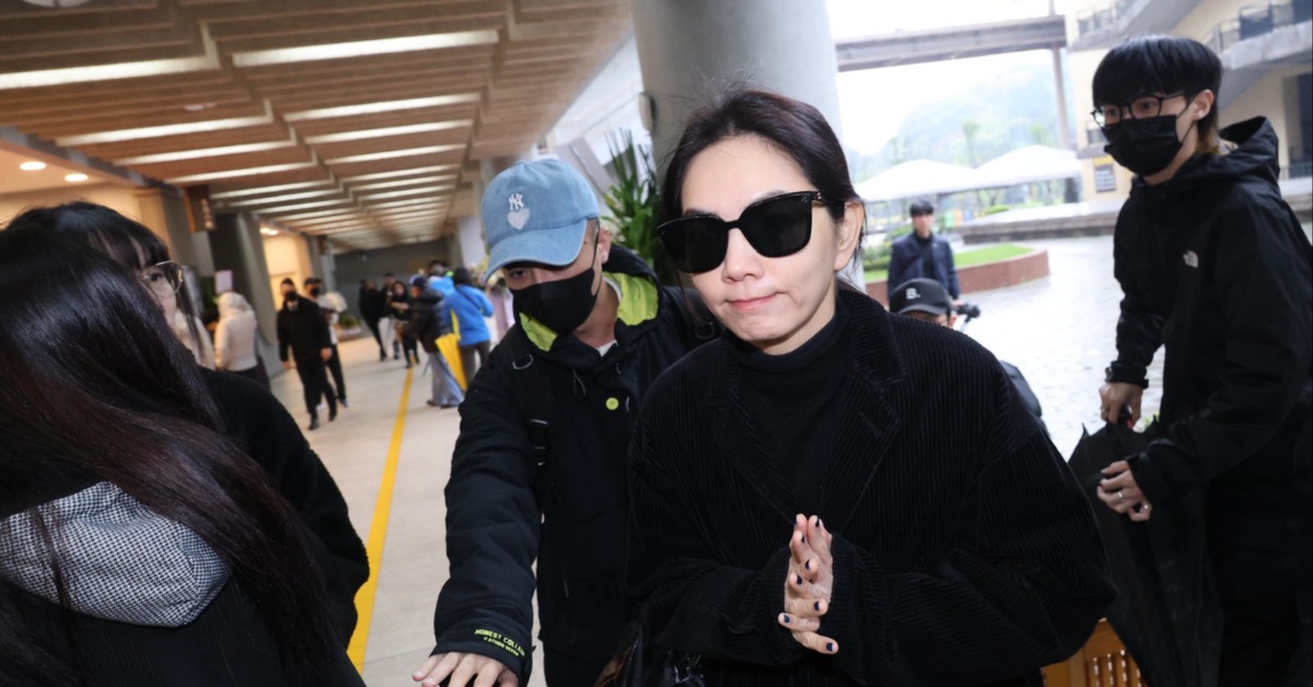 Ella現身袁惟仁告別式。（圖／東森娛樂）