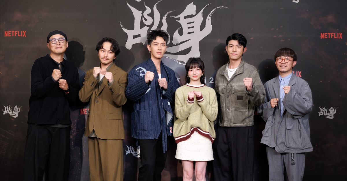《乩身》導演管偉傑（左起）、楊銘威、柯震東、陳姸霏、王柏傑以及特效指導郭憲聰。（圖／Netflix）
