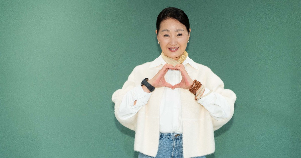 鮑正芳飾演慈濟資深志工張慮怋，往生後也捐贈大體成為無語良師。（圖／大愛）